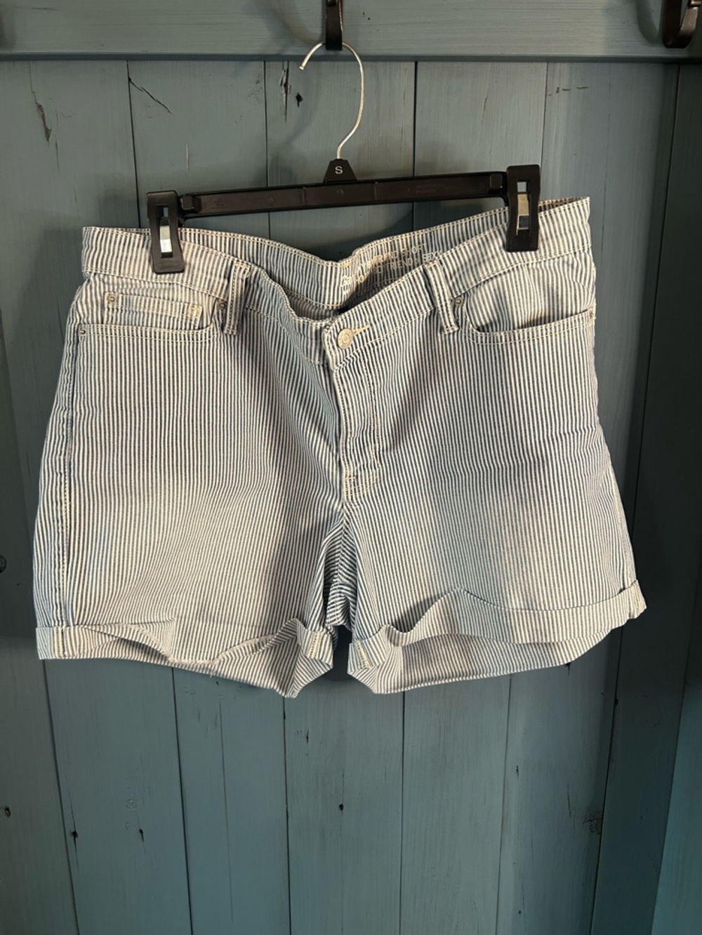 GAP Light Blue & White Pinstripe Roll-Hem Jean Shorts | Size 14 Sexy Boyfriend